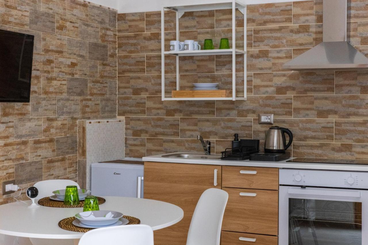 Lovely Rooms - Guest House Suites Triggiano Exterior foto
