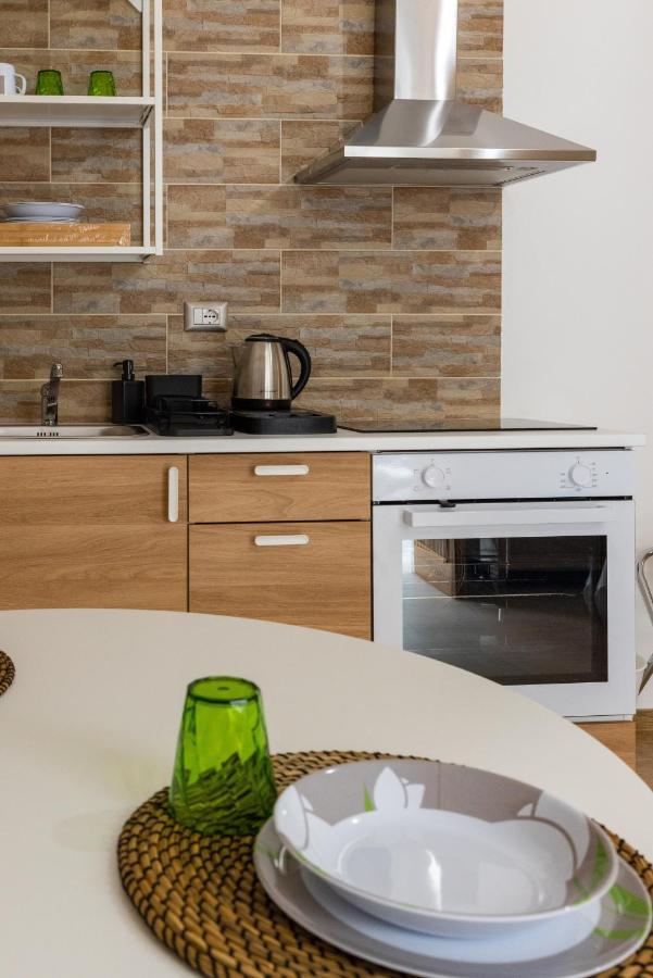 Lovely Rooms - Guest House Suites Triggiano Exterior foto